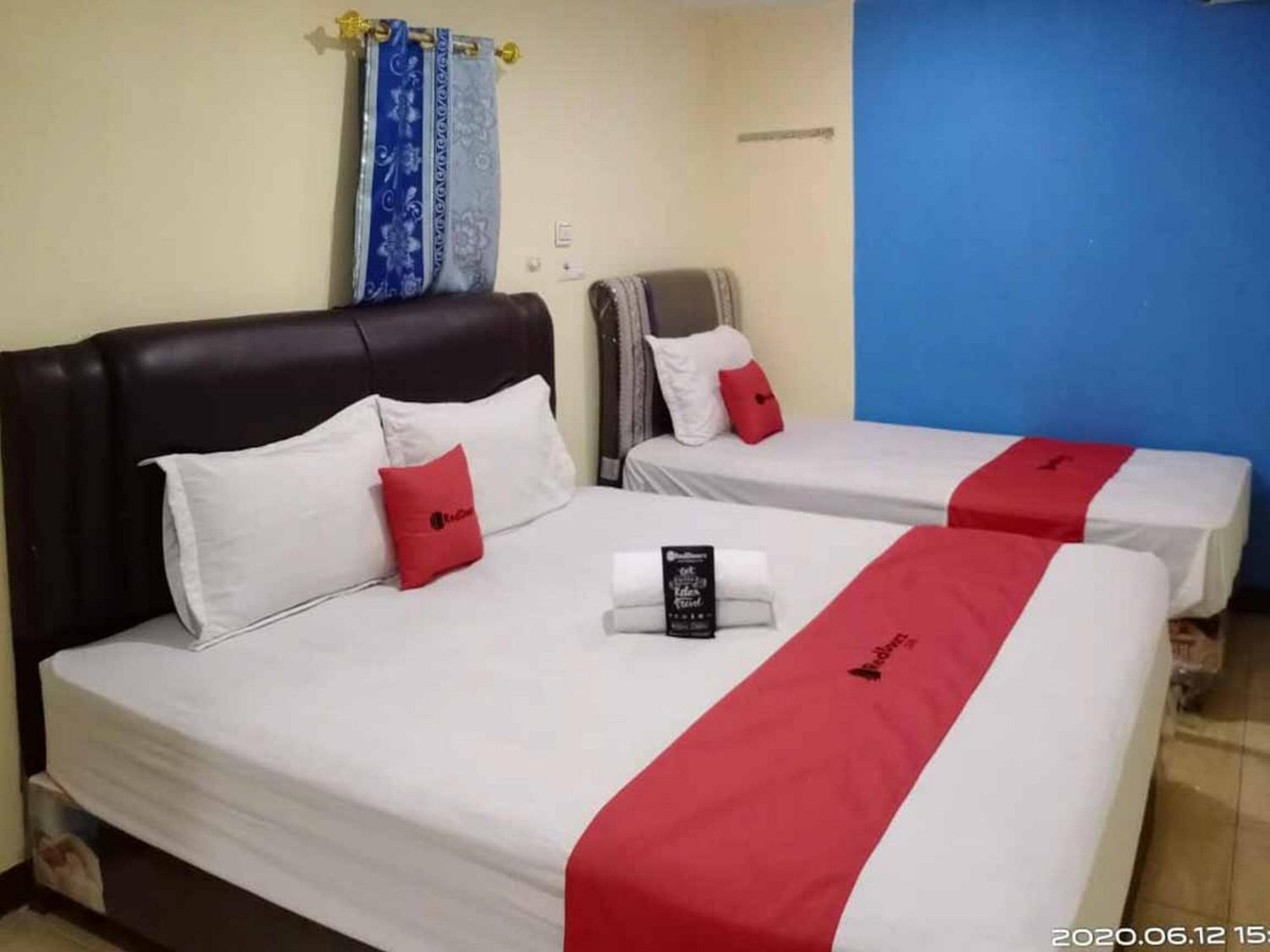 เรดดอร์ซ แอต จาลัน จาปาริส เมดัน Hotel เมดาน ภายนอก รูปภาพ